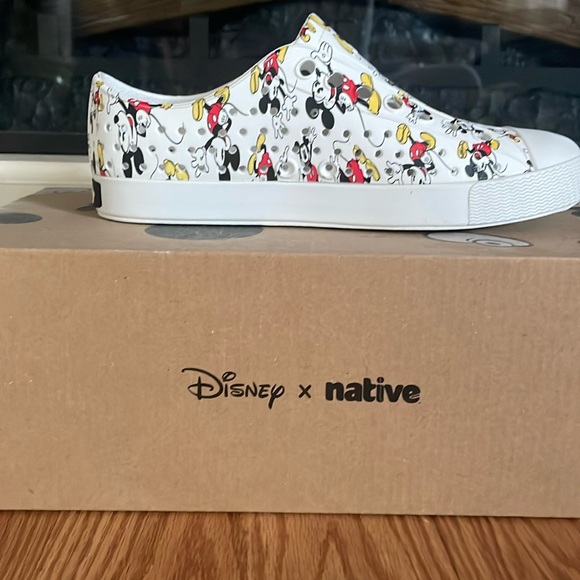Disney Mickey shoes - Picture 1 of 7